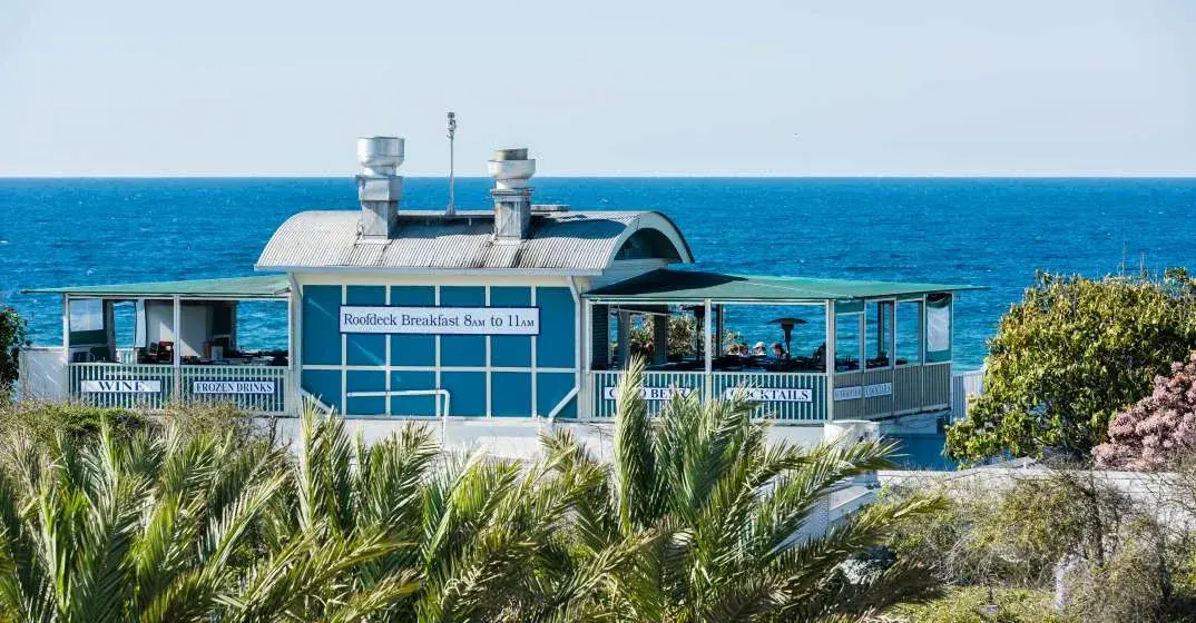 Bud & Alley's Waterfront Restaurant Receives Golden Spoon Hall Of Fame Award