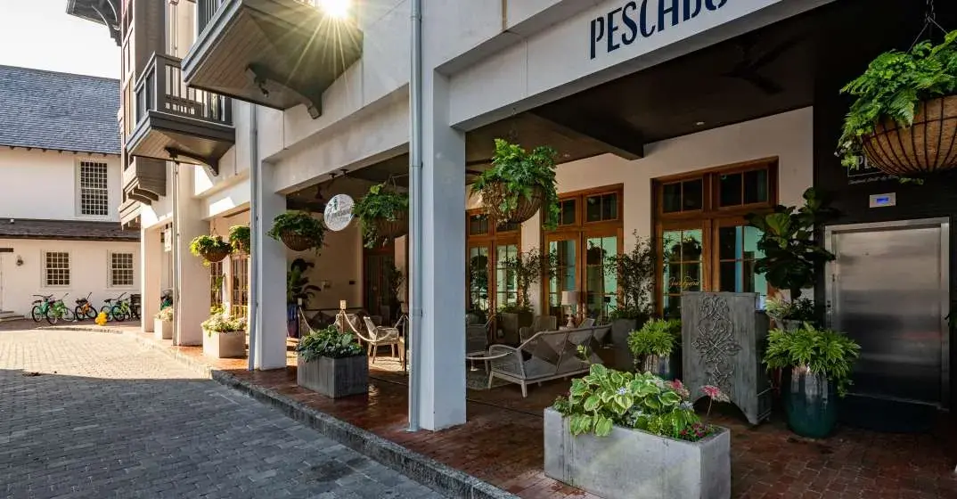 Bienvenue en The Courtyard at Pescado