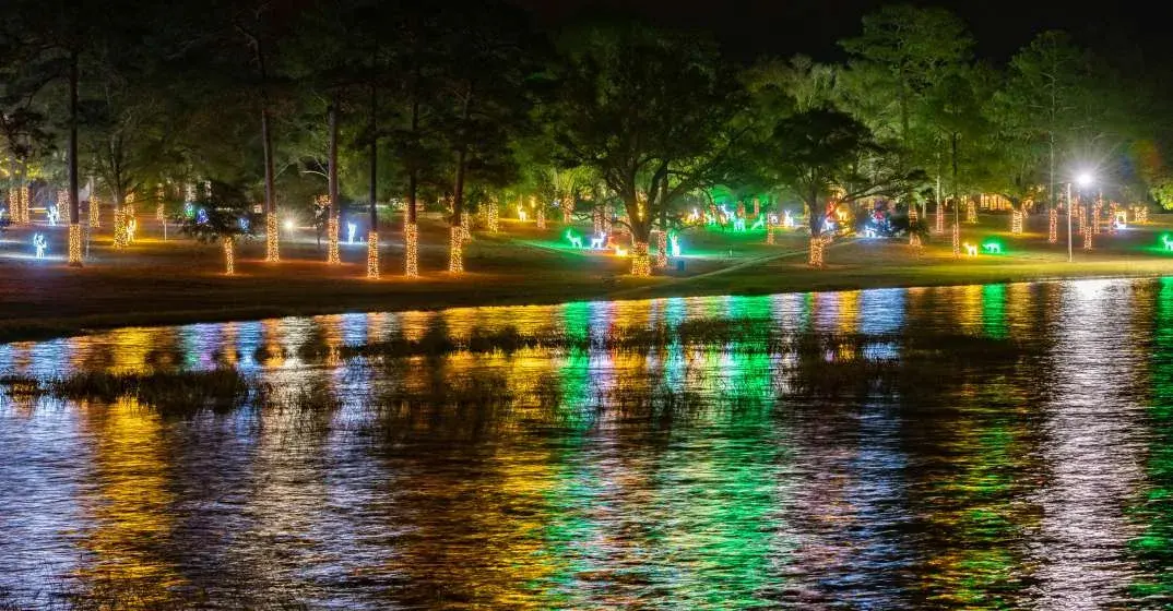 Christmas Reflections In DeFuniak Springs Nov 28 - Dec 31
