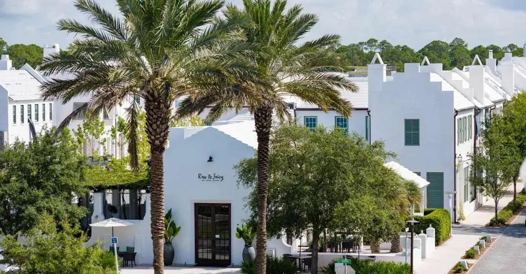 Why We Love Raw & Juicy's New Location at Alys Beach