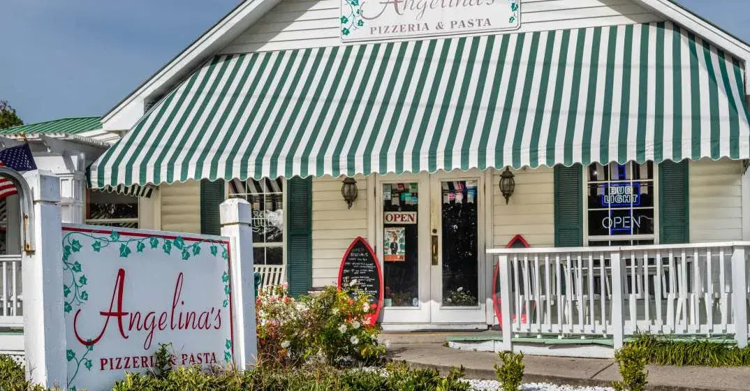 Angelina's Pizzeria and Pasta: That's Amore