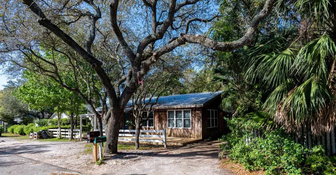 SoWal Style - Old Florida Cottage in Grayton Beach